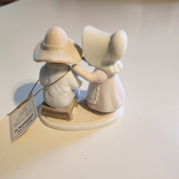 Circle of Friends Porcelain Decor - Picture 2 of 3